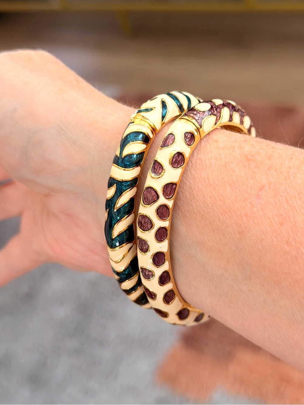 KJL Kenneth Jay Lane Enamel Hinged Bangle Bracelet Set of 2